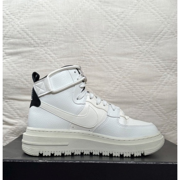 W Air Force 1 - Picture 1 of 6